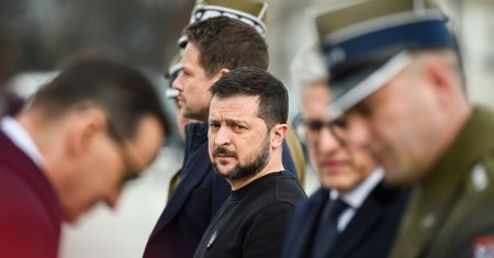 Ekspert gromi rząd ws. Ukrainy. "Robimy to samo, co Rosjanie"