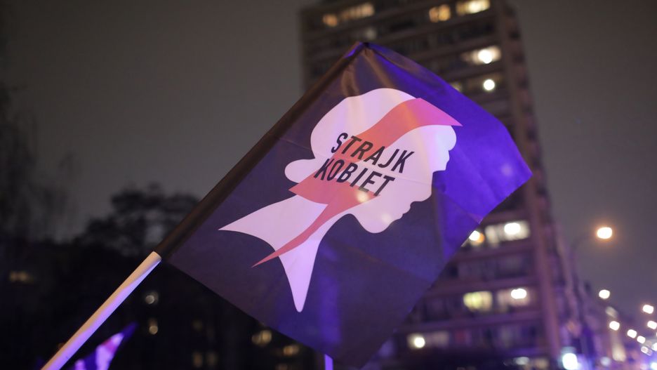 flaga
Warszawa, 01.12.2021. Protest pod has�em "Nie chciej, Polsko, mojej krwi. Zakaz aborcji? To wy b�dziecie siedzie�. Ostrze�enie posz�o", 1 bm. przed Sejmem w Warszawie. (aldg) PAP/Albert Zawada
Albert Zawada
aborcja, kobieta kobiety, manifestacja, prawo aborcyjne, protest, sprzeciw, Strajk Kobiet, transparenty, 9 9. IX, kadencja, kadencji, projekt obywatelski, Sejm, zaostrzenie przepis�w