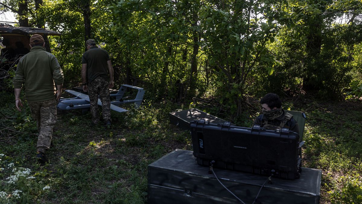 DONETSK OBLAST, UKRAINE - MAY 3: Ukrainian soldiers with a drone during training of the 22nd Brigade in Donetsk Oblast, Ukraine, 3 May 2024. (Photo by Diego Herrera Carcedo/Anadolu via Getty Images)