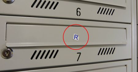 Widzisz literę "R" na skrzynce? Wiadomo, co oznacza