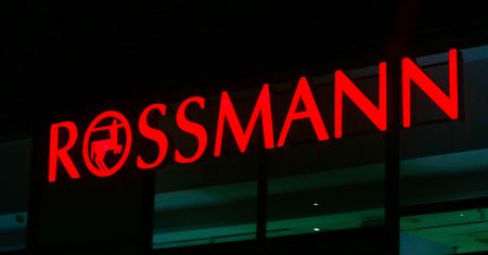 Legendarny kosmetyk za grosze. Rossmann chyba oszalał!
