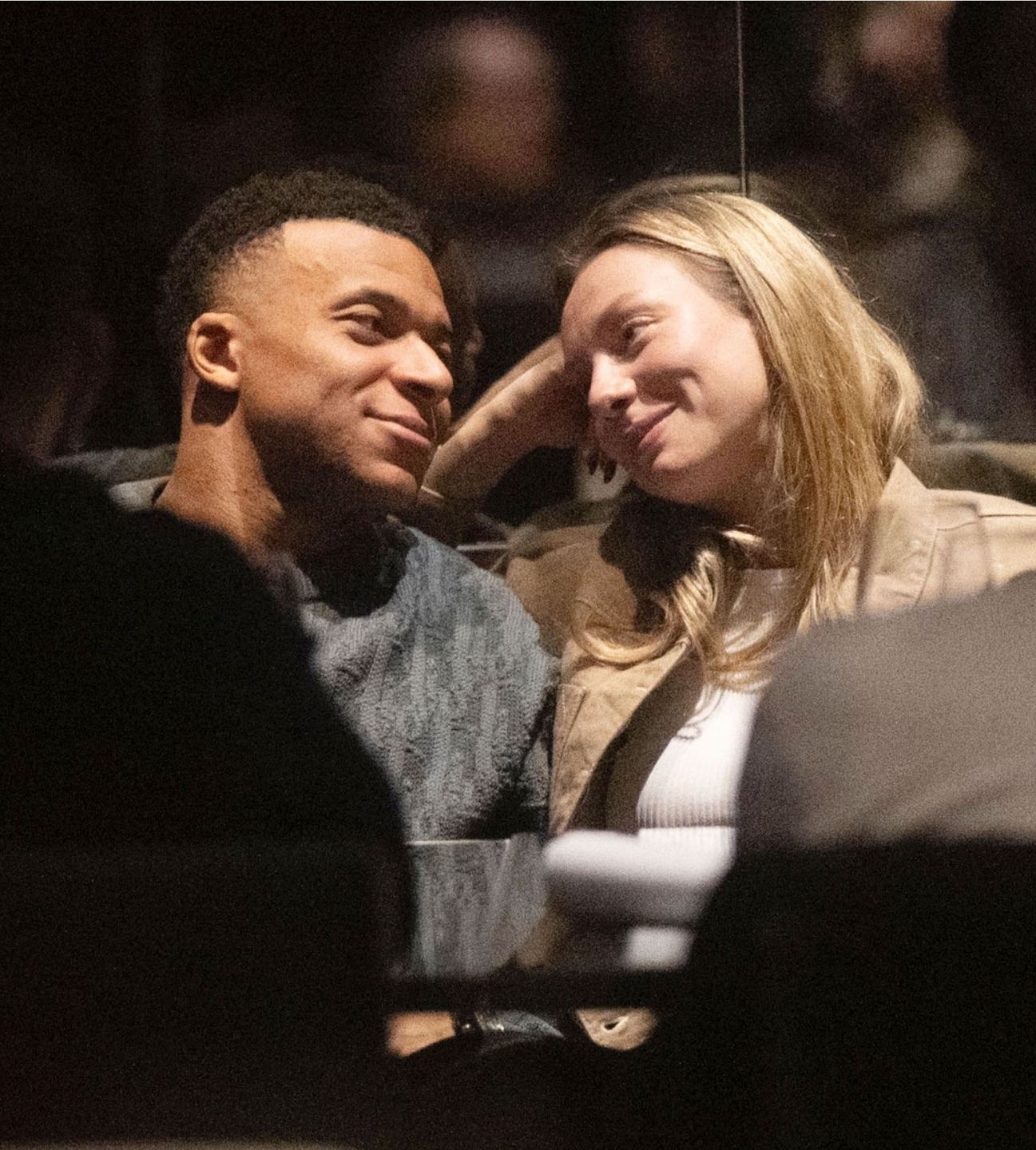 Kylian Mbappe i Ester Exposito "przyłapani" na randce