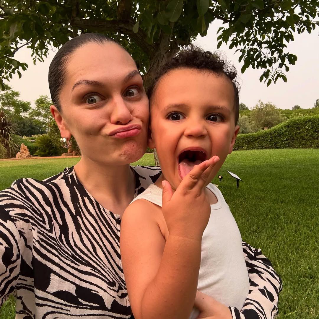Jessie J spędza wakacje z rodziną