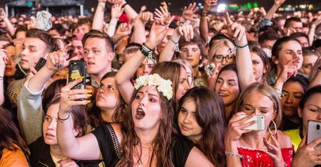 Pandemia dziesiątkuje festiwale muzyczne. Które już odwołano?