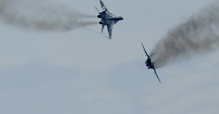 Rakietowe uderzenie Rosji. Trafili bazę lotniczą [RELACJA NA ŻYWO]