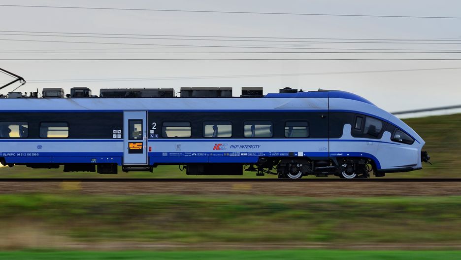 W części wagonów PKP Intercity zamontowano wzmacniacze sieci komówrkowej 