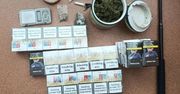 16-latek na poważnie zajął się dilerką. Najpierw wpadł z 5 gramami, w szafkach kuchennych i lodówce trzymał dużo więcej