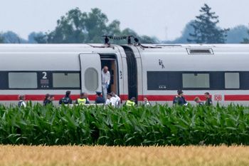 Atak siekierą w pociągu w Niemczech. Są ranni