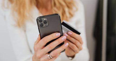 Unia Europejska vs Apple: Rewolucja w iOS 17.4