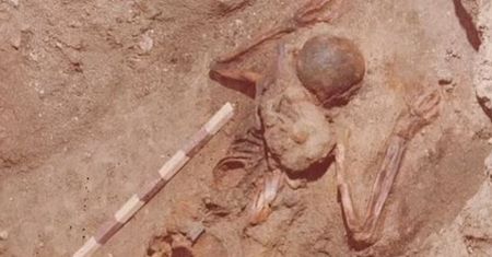 Czerwony szkielet z I wieku. Sensacyjne odkrycie archeologów we Włoszech