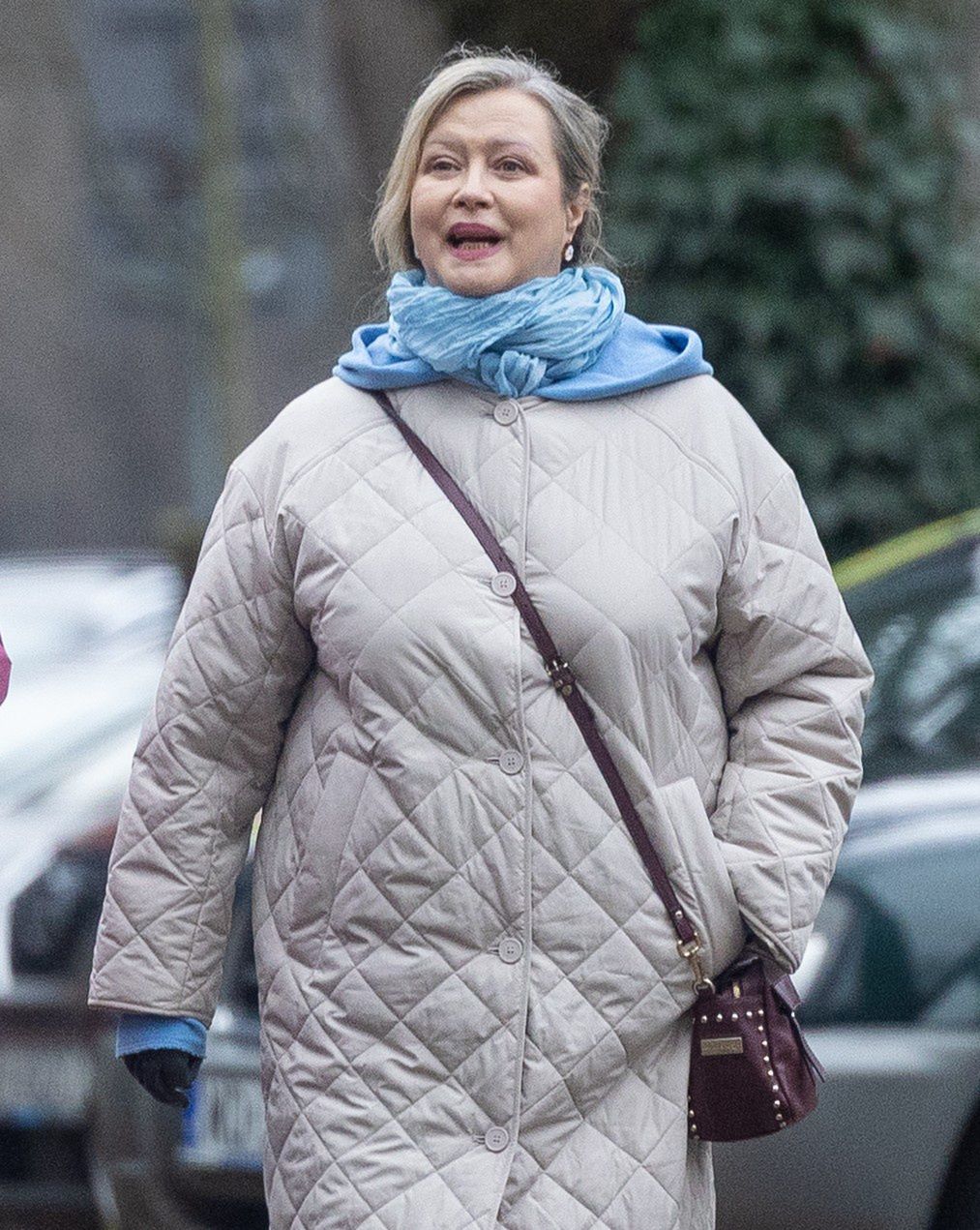 Dawno niewidziana Agnieszka Wagner snuje się z córką po mieście