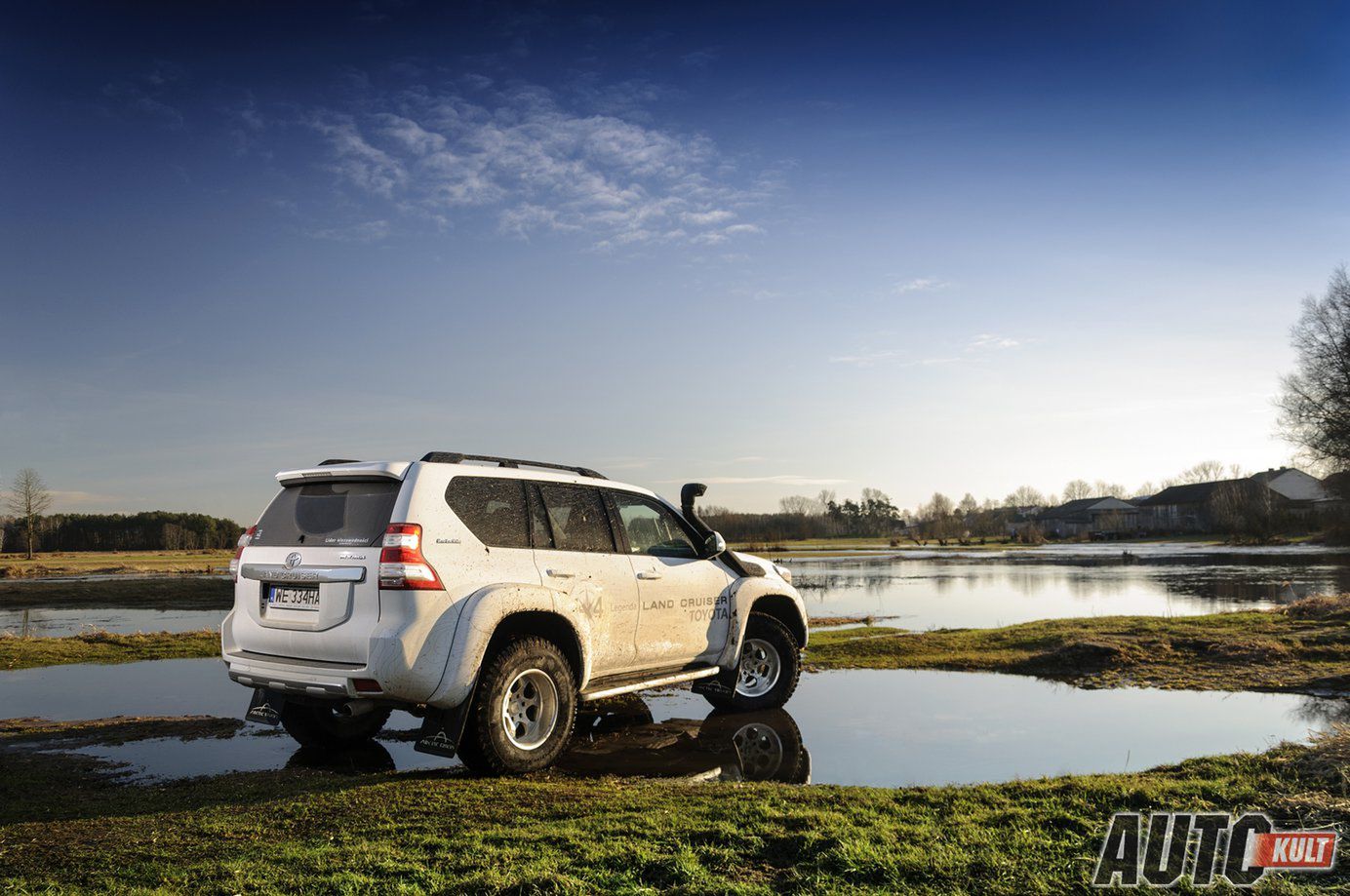 Toyota Land Cruiser 150 3,0 D-4D Arctic Truck AT35 i Toyota Hilux 3,0 D-4D Arctic Truck AT35