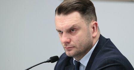 Do samego końca łamał prawo? Dymisja Mejzy kilka godzin po naszych pytaniach