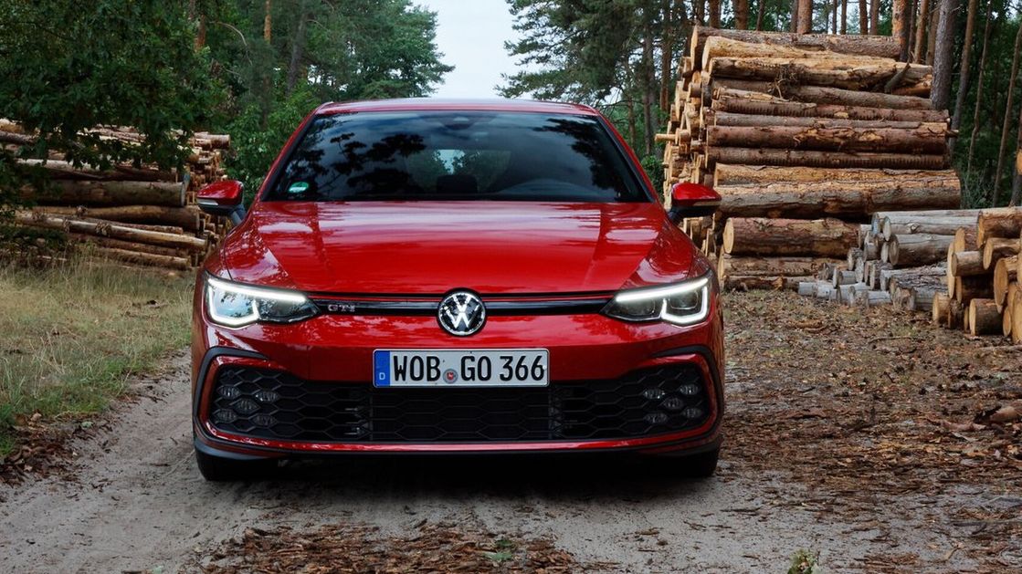 Nowy Golf GTI stał się bardziej cyfrowy, ale to wciąż auto, które daje frajdę z jazdy.