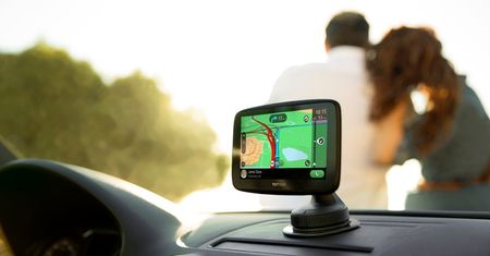 „Inteligentna” nawigacja GPS dla kierowcy - TomTom GO Essential