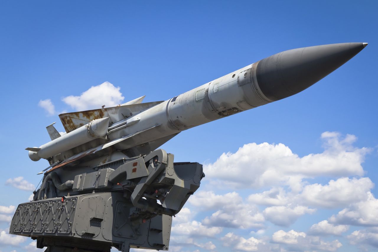 Ukrainian forces outsmart Russian air defenses with innovative missile strategy