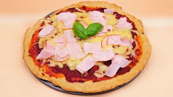 Pizza bez włączania piekarnika. Szybsza niż zamówienie na dowóz