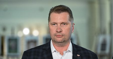Czarnek o ustawie antytytoniowej. "Od czasu do czasu zapalę"