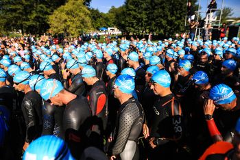 Poznań: Enea IRONMAN 70.3. Płyną, jadą na rowerze i biegną