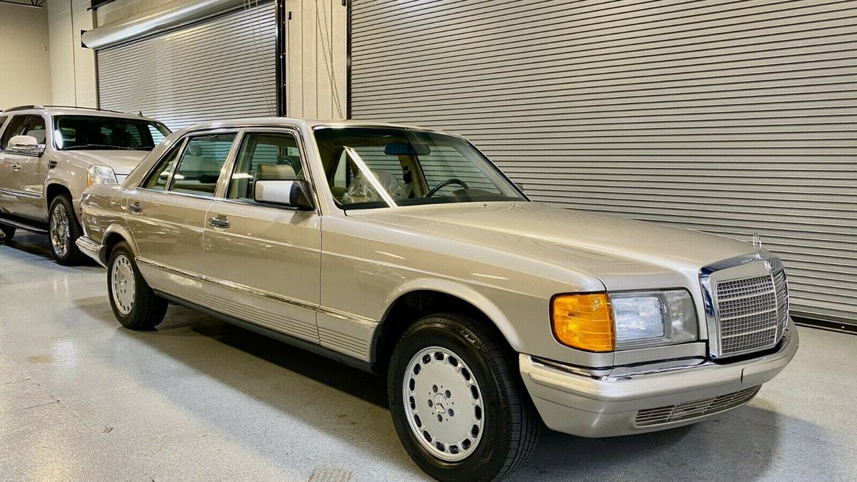 Wygląda jak nowy i zapewne jeździ podobnie.