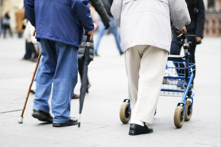 Kiedy na emeryturę? Dylemat dla 350 tys. Polaków w przyszłym roku