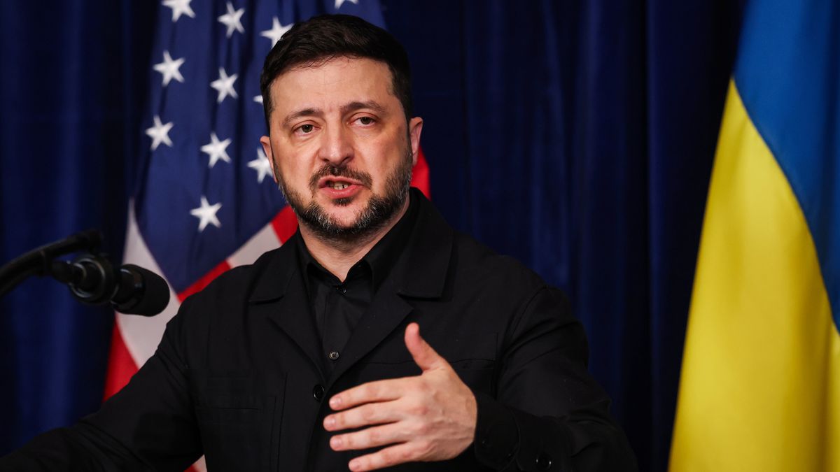 President Donald Trump Hosts Visiting Ukrainian President Zelensky At Mar-a-Lago
Joe Raedle