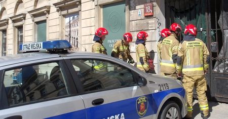 Utknęli na Miodowej. Seniorzy mówią, że nie zapomną tej wycieczki