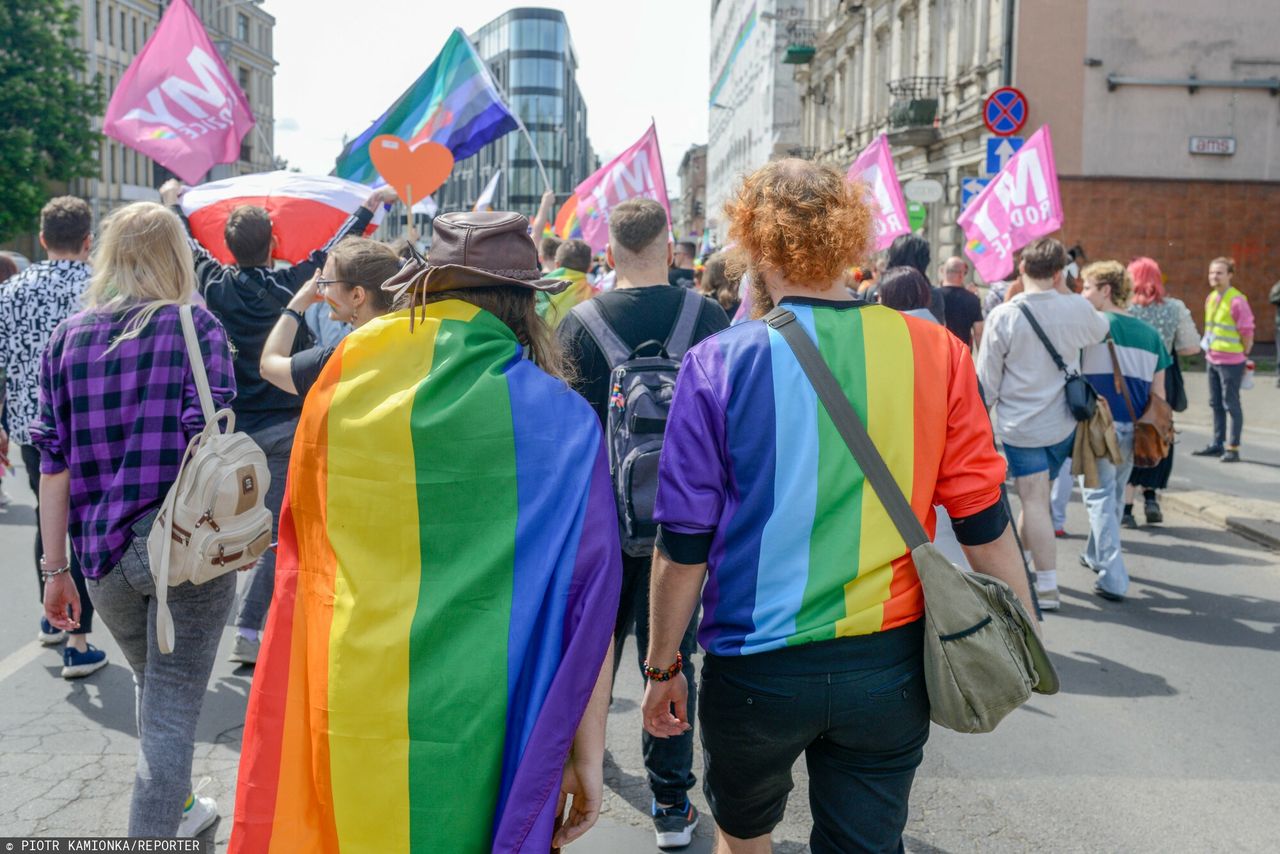 Polacy zabrali głos w sondażu o związkach partnerskich. Większość "za"