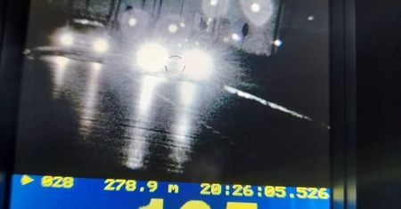 Jechał 195 km/h w zabudowanym. Policjanci i tak byli łaskawi