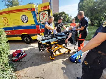 Leżał na balkonie, "pokrywały go muchy". Dramat w Gdańsku