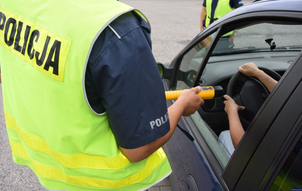 20-latek miał wypadek pod wpływem. Przyjechał po niego ojciec - także pijany