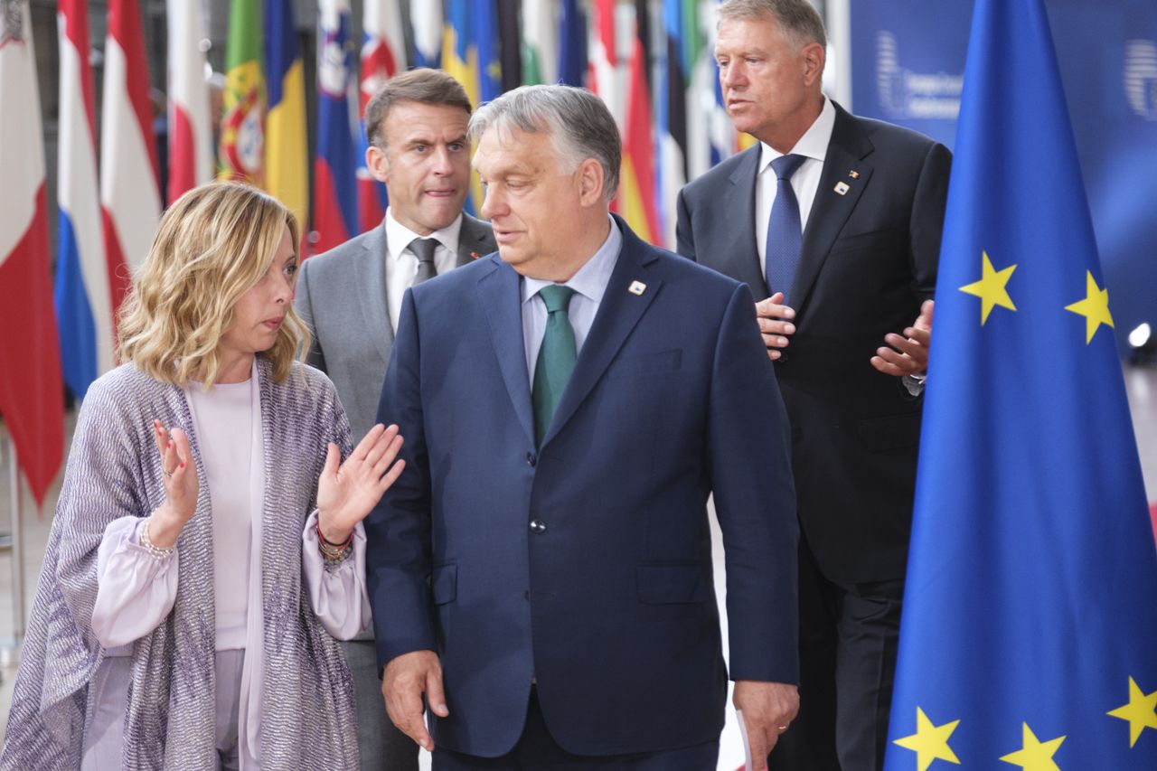 Giorgia Meloni, Emmanuel Macron, Viktor Orban i Klaus Iohannis