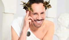 Krzysztof Ibisz zamienia internetowy mem w biznes. Napój "Eliksir młodości" debiutuje w Żabce