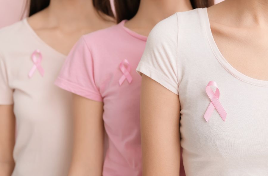 Różowy Październik. Co trzeba wiedzieć o nowotworze piersi?