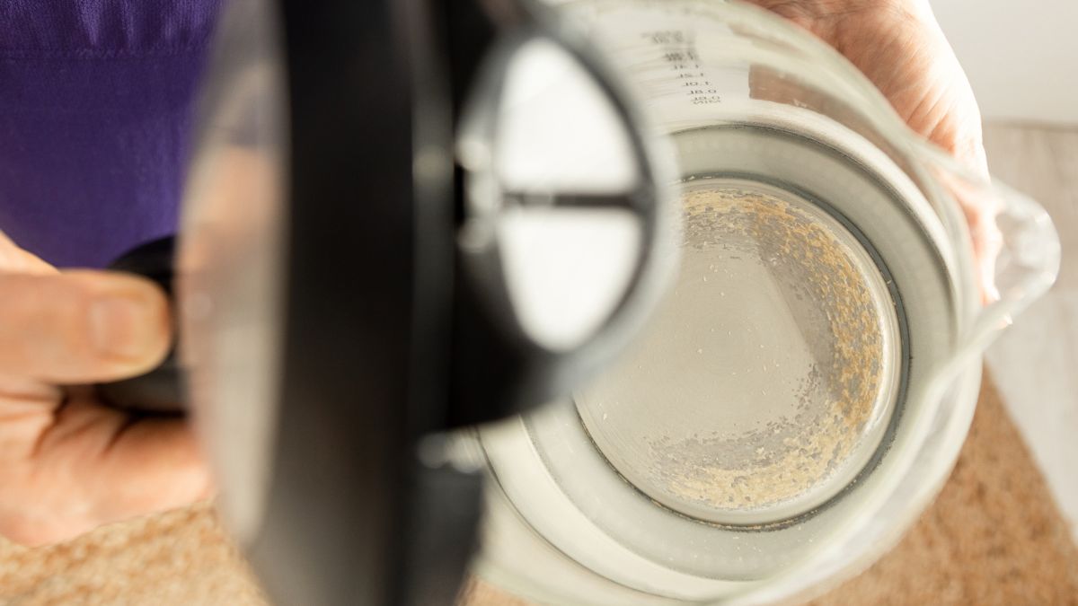 Tak wyczyścisz czajnik z kamienia