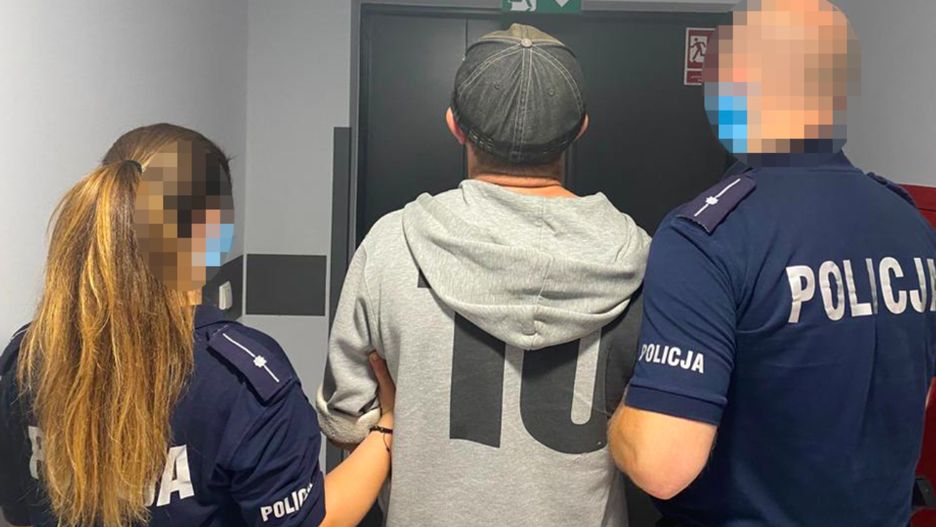 Warszawa. Ursynowscy policjanci zatrzymali mężczyznę, który znęcał się nad swoim psem, głodził go, bił plastikową rurą. Mężczyzna tłumaczył, że nic nie pamięta, bo ciągle jest pijany