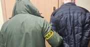 Groził ekspedientce nożem i wymusił alkohol. To 23-letni recydywista