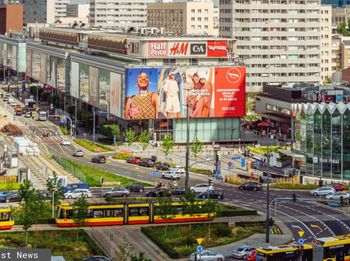 Migające reklamy zawisną na zabytkowej elewacji? Jest decyzja ratusza