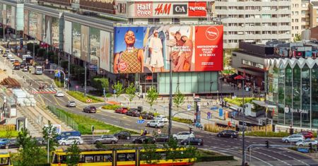 Migające reklamy zawisną na zabytkowej elewacji? Jest decyzja ratusza