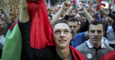 Białoruś. Jest lista odpowiedzialnych za represje. Wiceszef polskiego MSZ: "Na sankcjach się nie skończy"