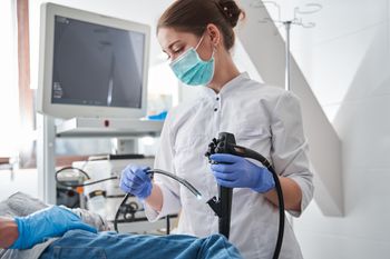 Od 1 lipca wyższe pensje dla rezydentów. Ministerstwo podało stawki