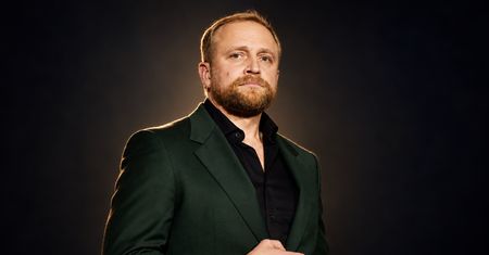 Piotr Adamczyk o Polsce i "Lalce": Sami robimy sobie zły PR [WYWIAD]