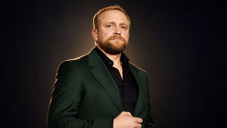 Piotr Adamczyk o Polsce i "Lalce": Sami robimy sobie zły PR [WYWIAD]