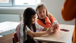 Zakaz telefonów w szkołach. Zmiany szybciej niż się wydawało