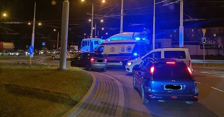 Poznaliśmy szczegóły groźnego wypadku na ul. Jana Pawła II. Młoda kobieta jest w ciężkim stanie