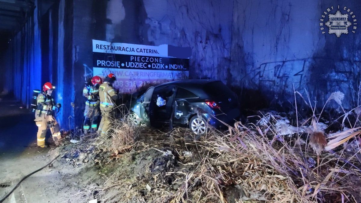 Mając ponad dwa promile alkoholu uderzyła samochodem w wiadukt kolejowy