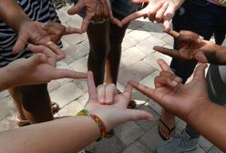 Sosnowiec. Nie trać czasu czekając na autobus, naucz się języka migowego