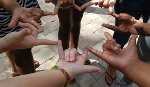 Sosnowiec. Nie trać czasu czekając na autobus, naucz się języka migowego