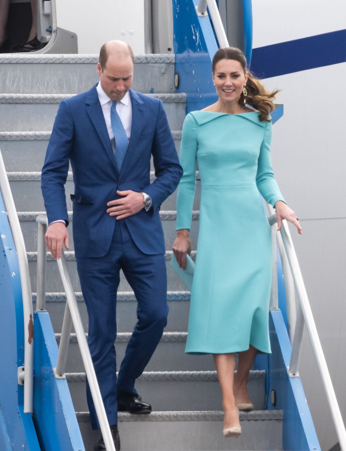 Kate Middleton zadaje szyku w dwóch sukniach