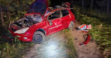 Pościg zakończony wypadkiem. Pijany kierowca wiózł 6 dzieci